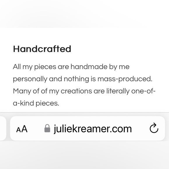 CHANEL bee charm on gorgeous Julie Kreamer gold & freshwater pearl bracelet - Picture 12 of 16